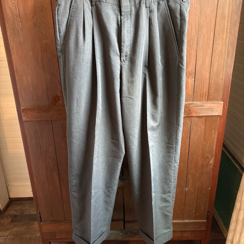 Haggar black label Men's Gray Pleated Dress Pants 36x30